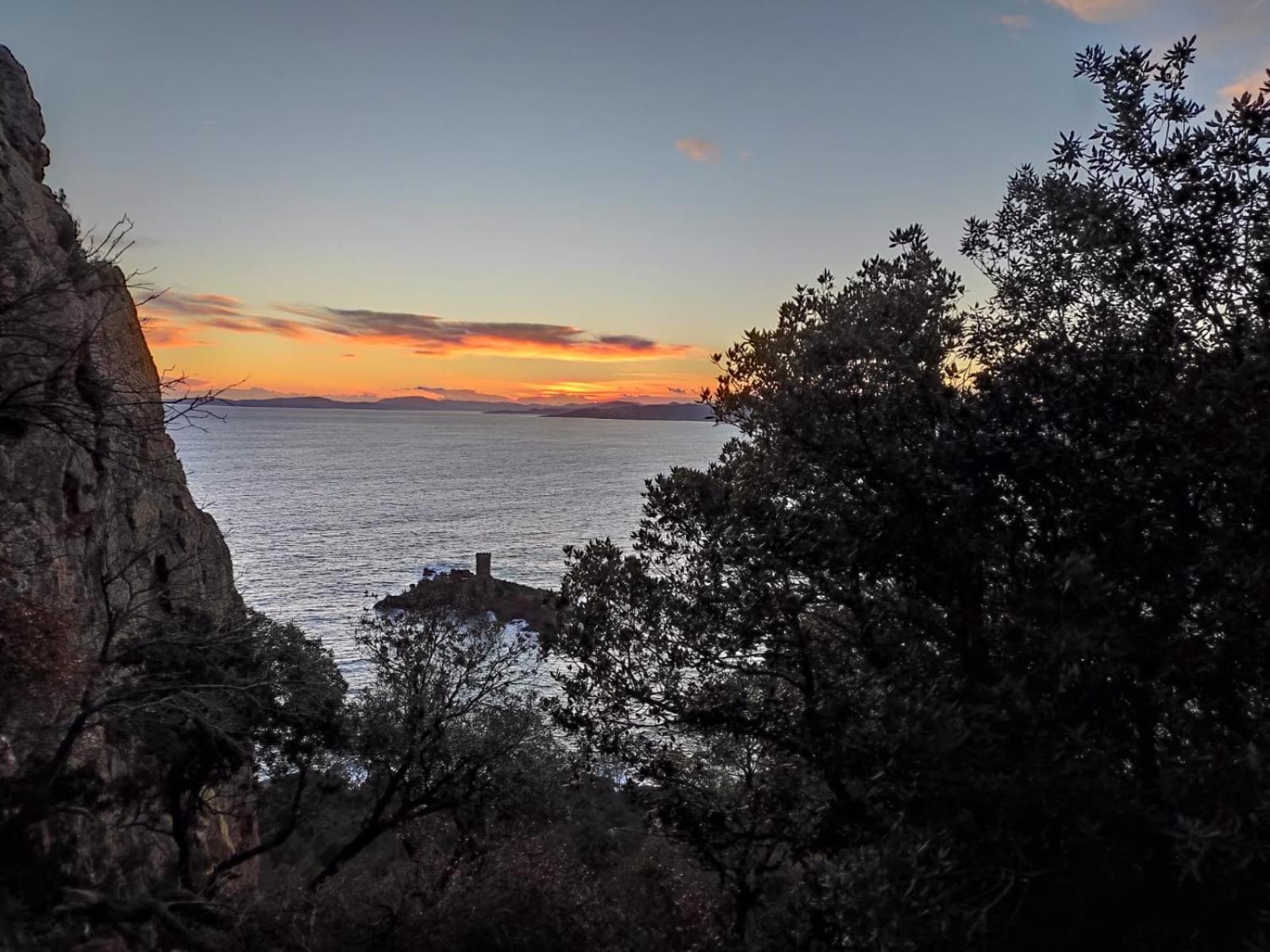 Appartement Lumineux Vue Mer Fréjus Buitenkant foto